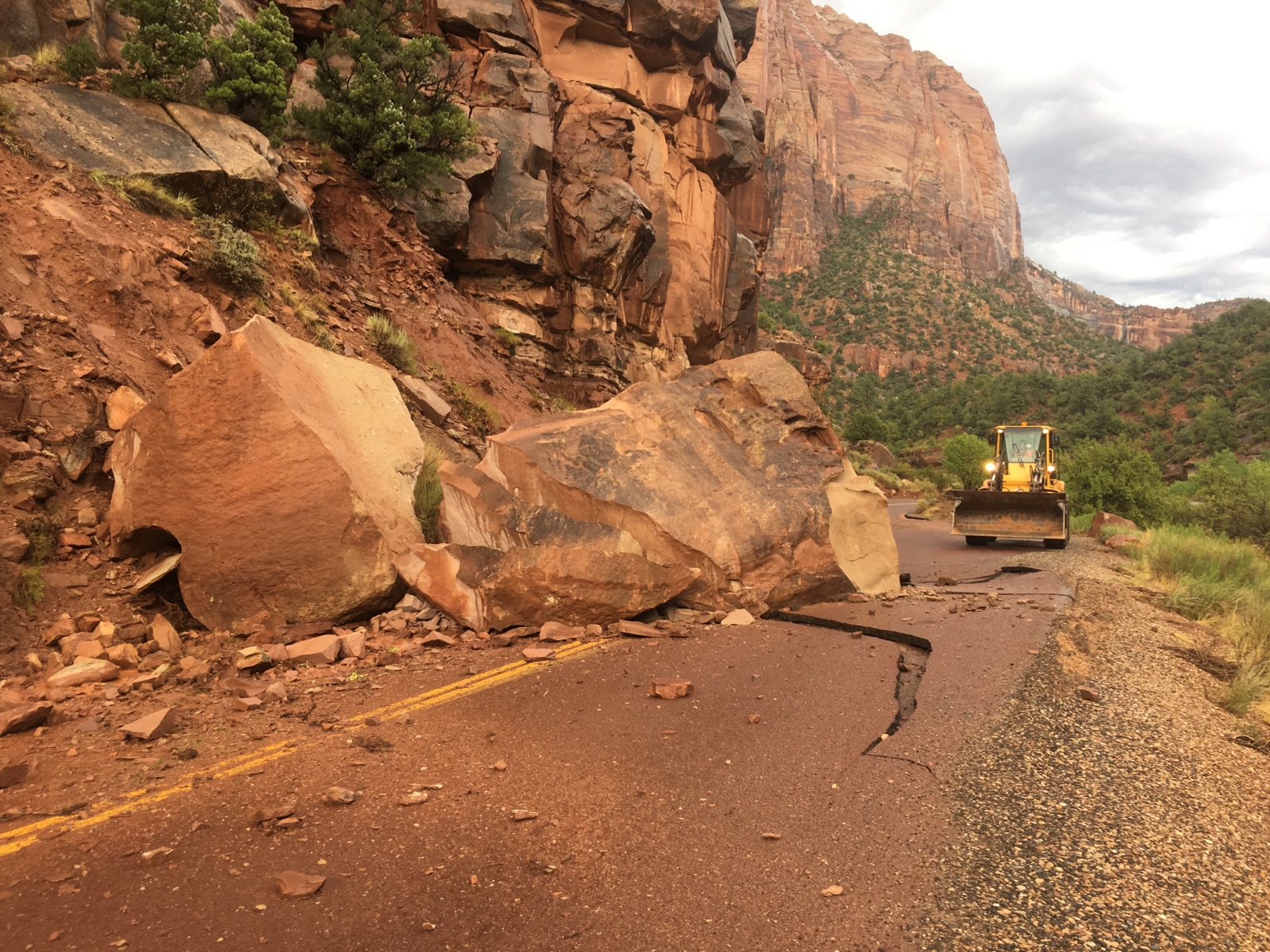 Zion Park Road Reopens After Massive Rock Fall. 